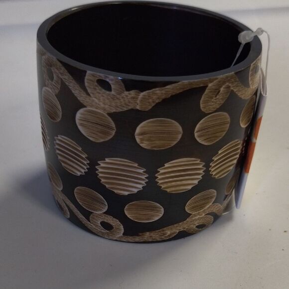 Black and Tan Patterned Bangle Bracelet - Picture 1 of 3